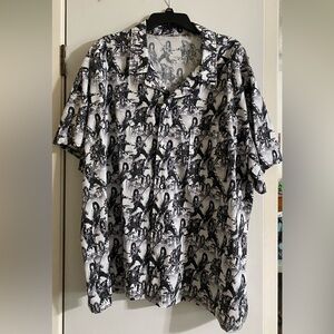 KIZZ homemade men’s button up shirt one front pocket buttons worn once